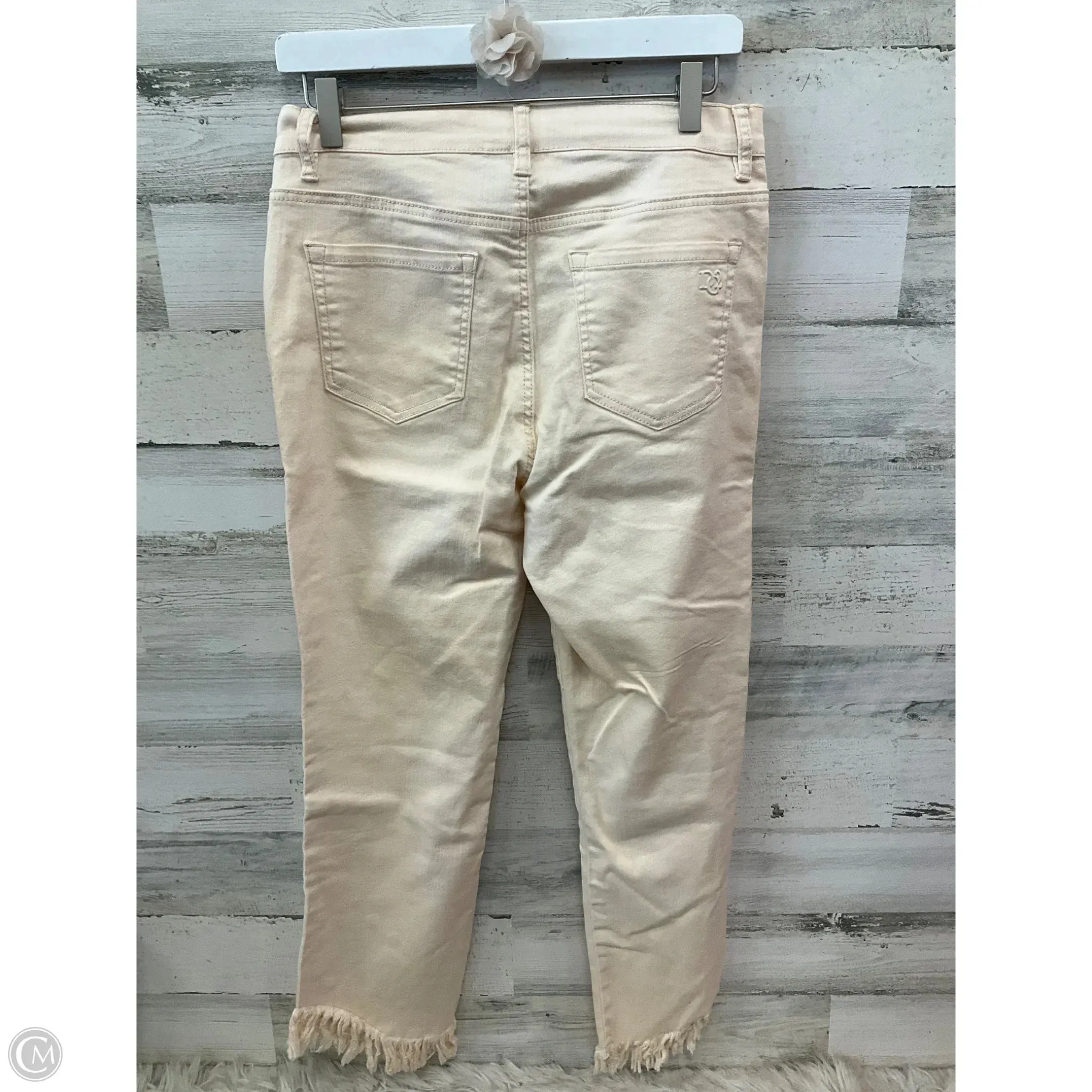 Jeans Cropped By Clothes Mentor In Cream. Size: 8